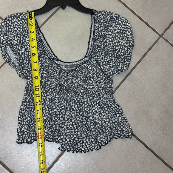 Urban Outfitters Women Black/white Cropped Top Blouse Size Small.‎ - Picture 6 of 8